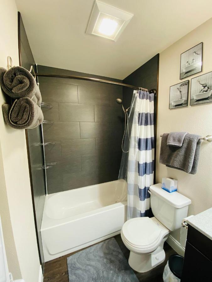 Beautiful 2 Bedroom 1 Bath Apartment With Private Garage Anchorage Exteriör bild