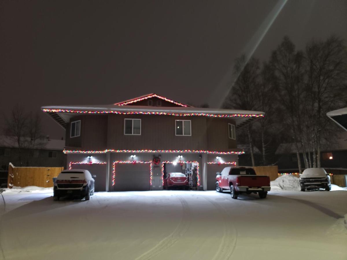 Beautiful 2 Bedroom 1 Bath Apartment With Private Garage Anchorage Exteriör bild
